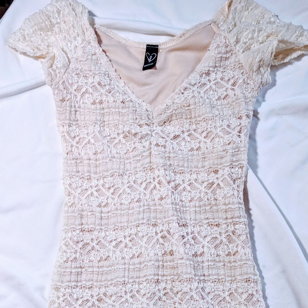 Fitted Ivory Windsor Lace dress, small